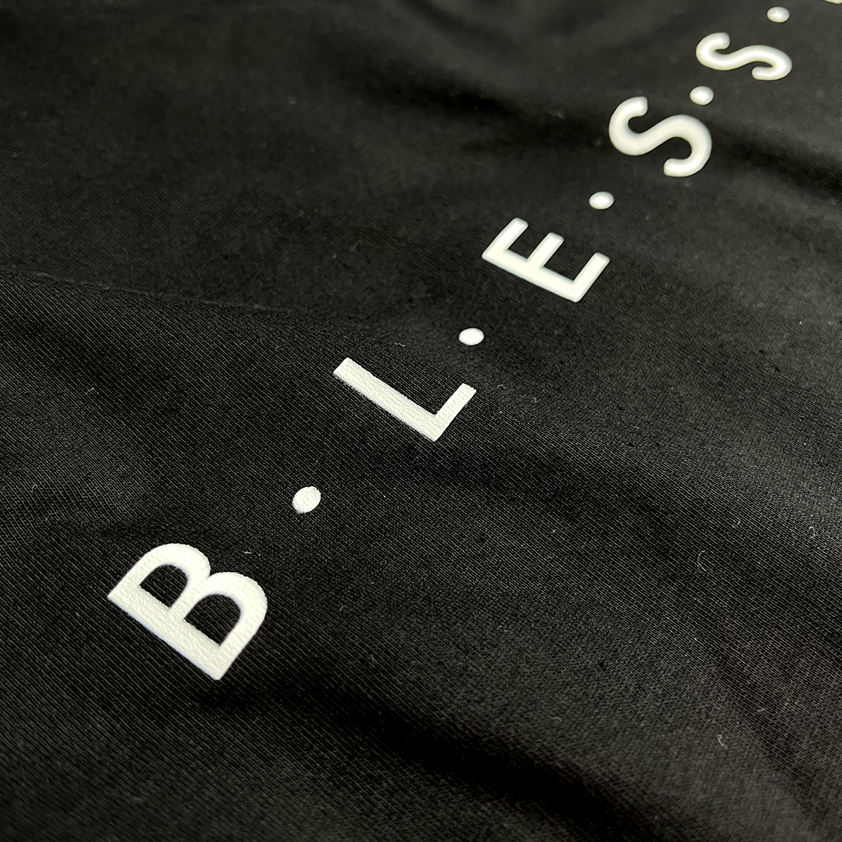Camiseta Feminina Preta B.L.E.S.S.E.D