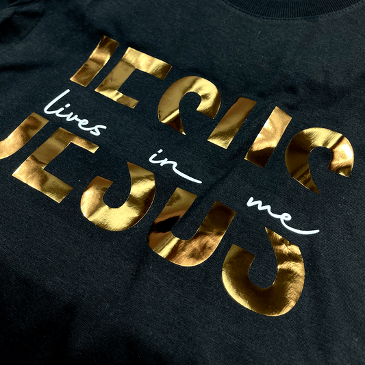 T-Shirt Infantil Preta Jesus Lives In Me