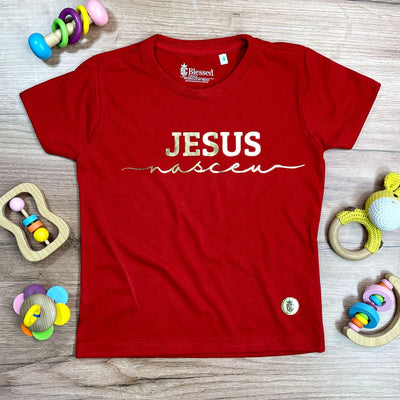 T-Shirt Infantil Vermelha Jesus Nasceu Dourado