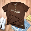 Camiseta Feminina Marrom Quem Planta Fé Dourado
