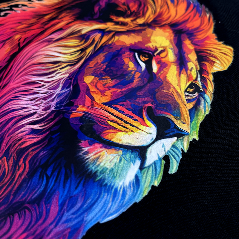 Camiseta Masculina Preta Leão Colorido