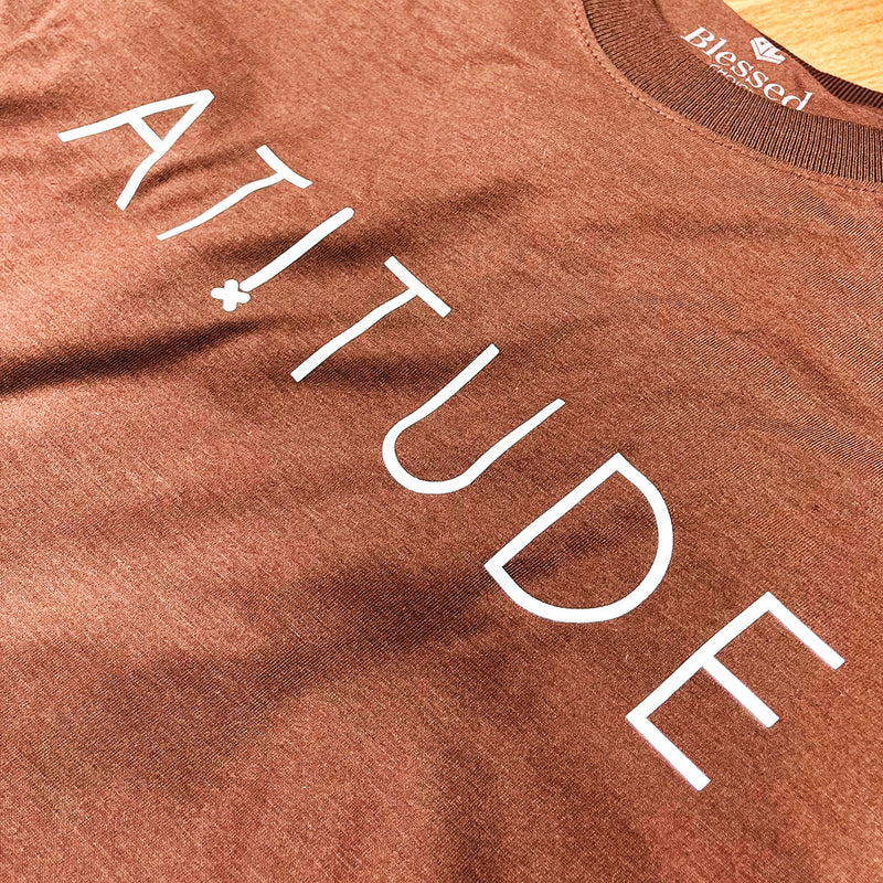 Camiseta Masculina Marrom Atitude