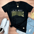 Camiseta Feminina Preta A fé move Montanhas Camaleão