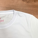 Camiseta Feminina Branca A Luz é Jesus Dourado