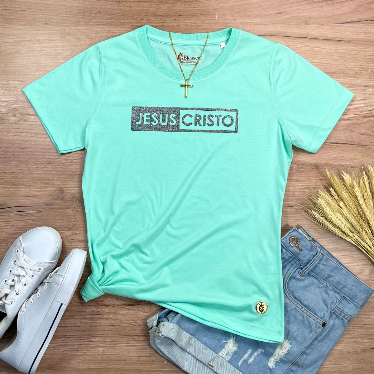 Camiseta Feminina Verde Menta Jesus Cristo Glitter