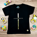 T-Shirt Infantil Preta Cruz Dourada Jesus Cristo