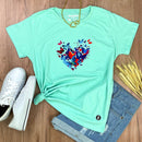 Camiseta Feminina Verde Menta Coração Borboletas