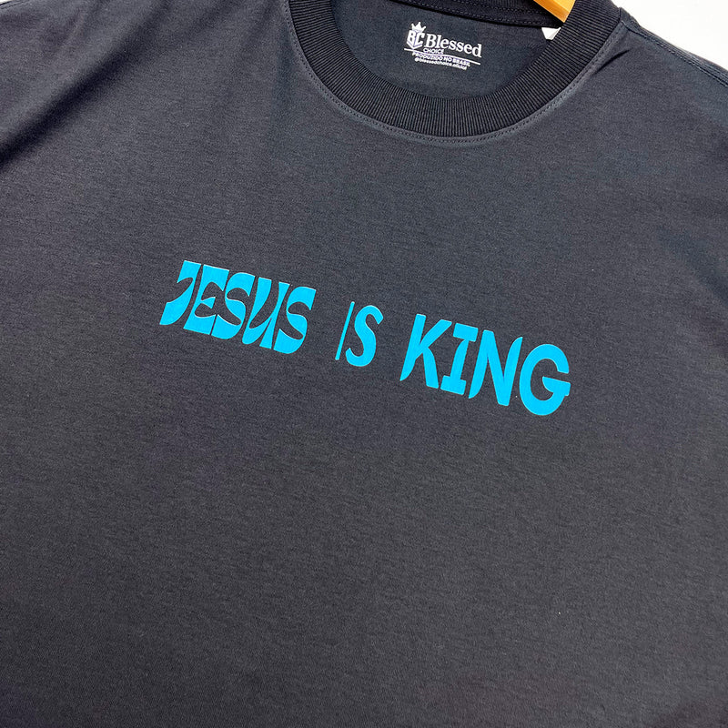 Oversized Preta Full Jesus Is King Azul