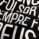 Camiseta Feminina Preta Nunca foi sorte sempre foi Deus.