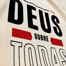 Camiseta Feminina Salmão Deus Sobre Todas As Coisas