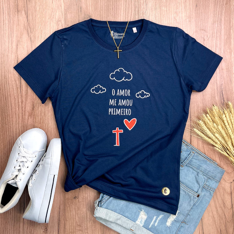 Camiseta Feminina Azul Desenho O Amor Me Amou