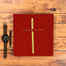 Camiseta Masculina Vermelha Cruz Dourada Jesus Cristo