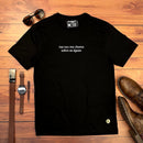 Camiseta Masculina Preta Tua Voz Me Chama Sobre As Águas