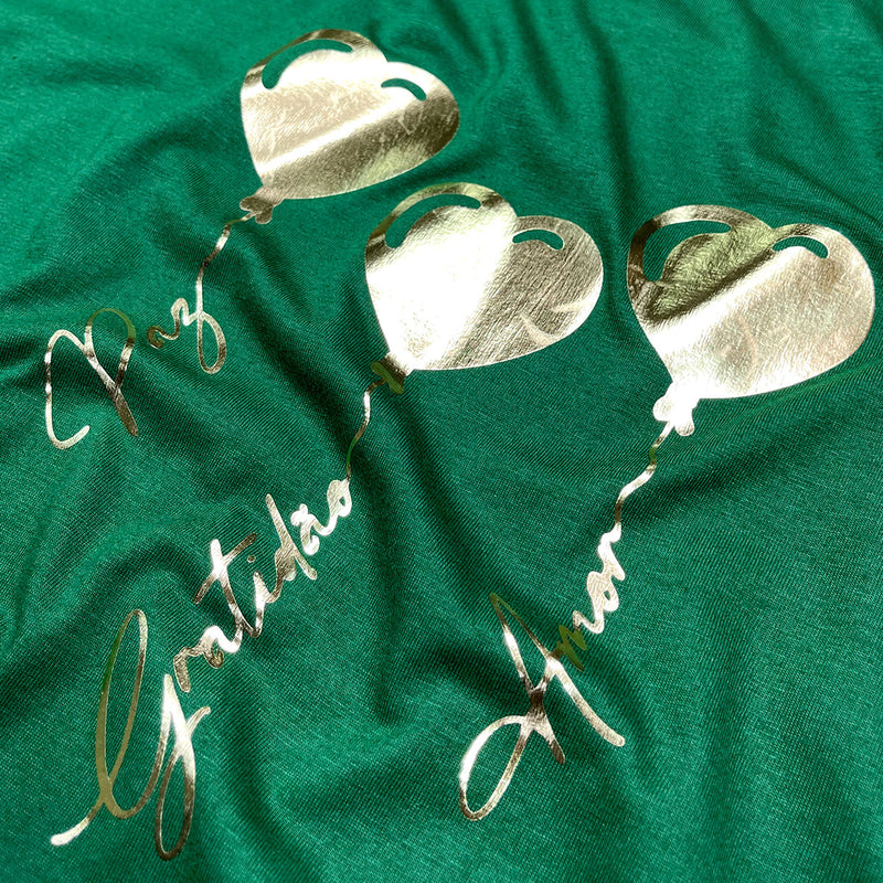Camiseta Masculina Verde Coração Paz Amor Dourado