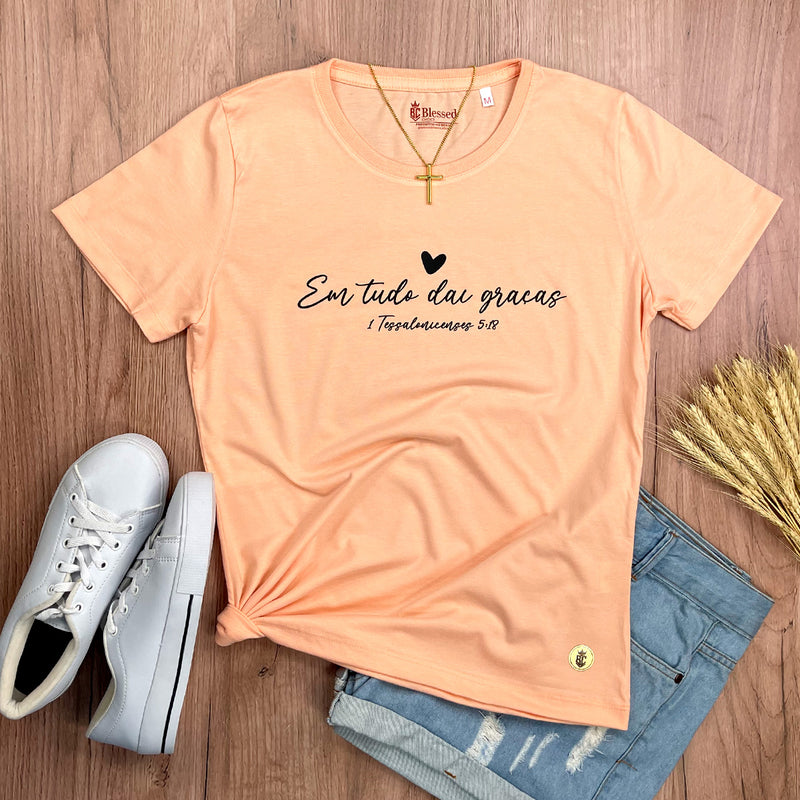 Camiseta Feminina Salmão Em Tudo Dai Graças