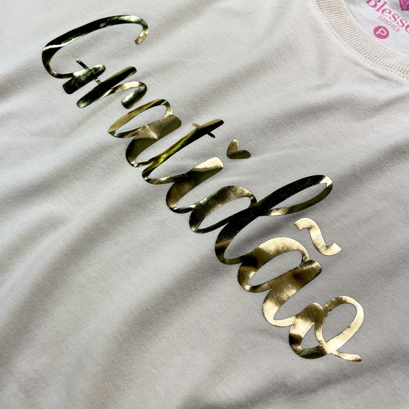 Camiseta Feminina Off White Gratidão Dourado