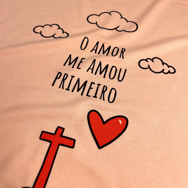 Camiseta Feminina Salmão Desenho O Amor Me Amou