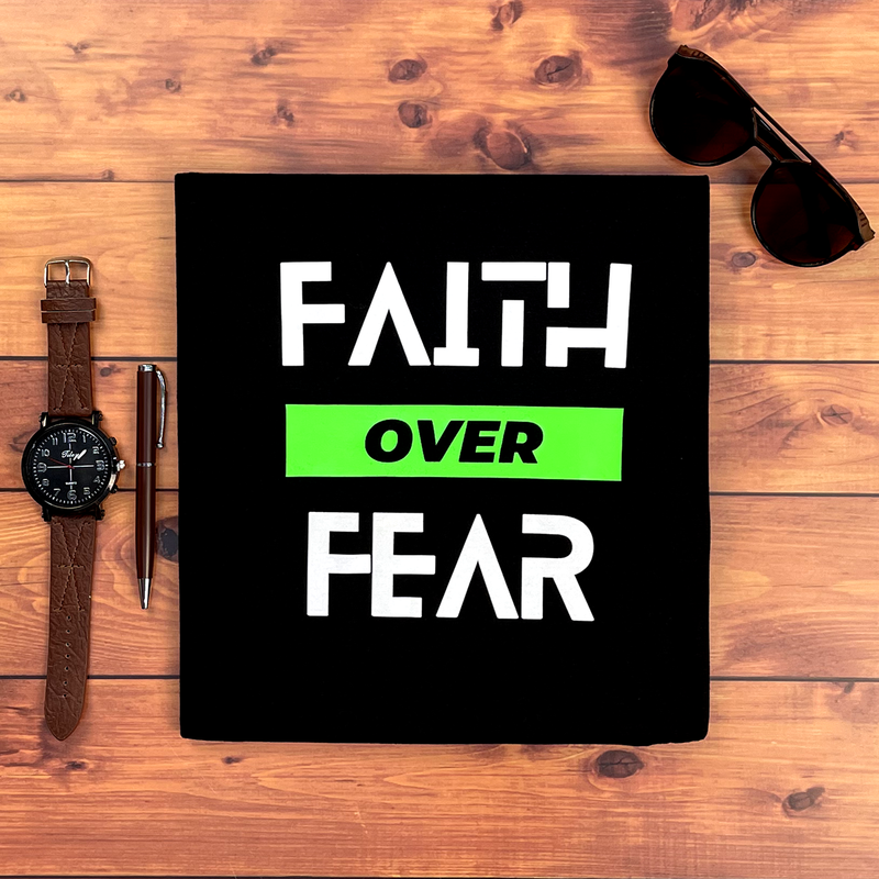 Camiseta Masculina Preta Faith Over Fear