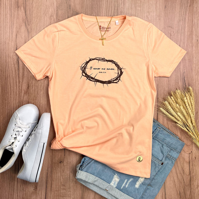 Camiseta Feminina Salmão O Amor Me Amou