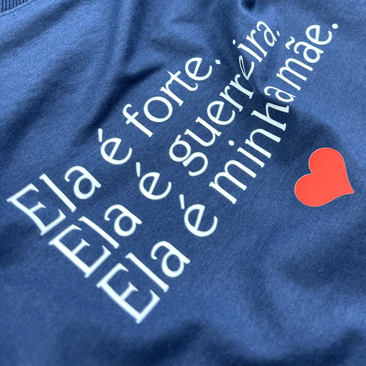 Camiseta Feminina Azul Ela é Forte