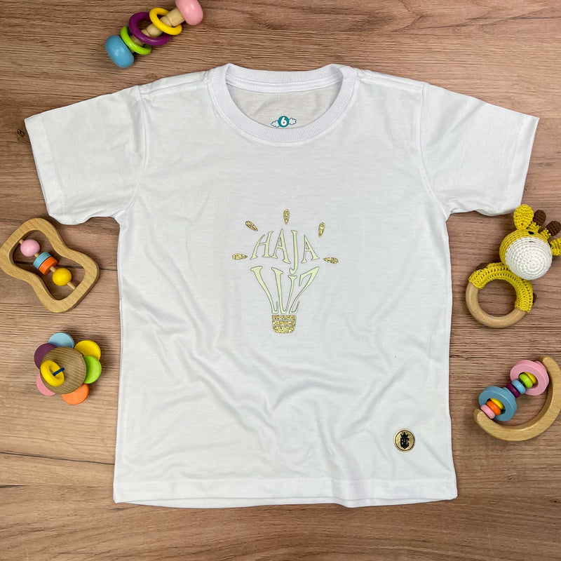 T-Shirt Infantil Branca Haja Luz