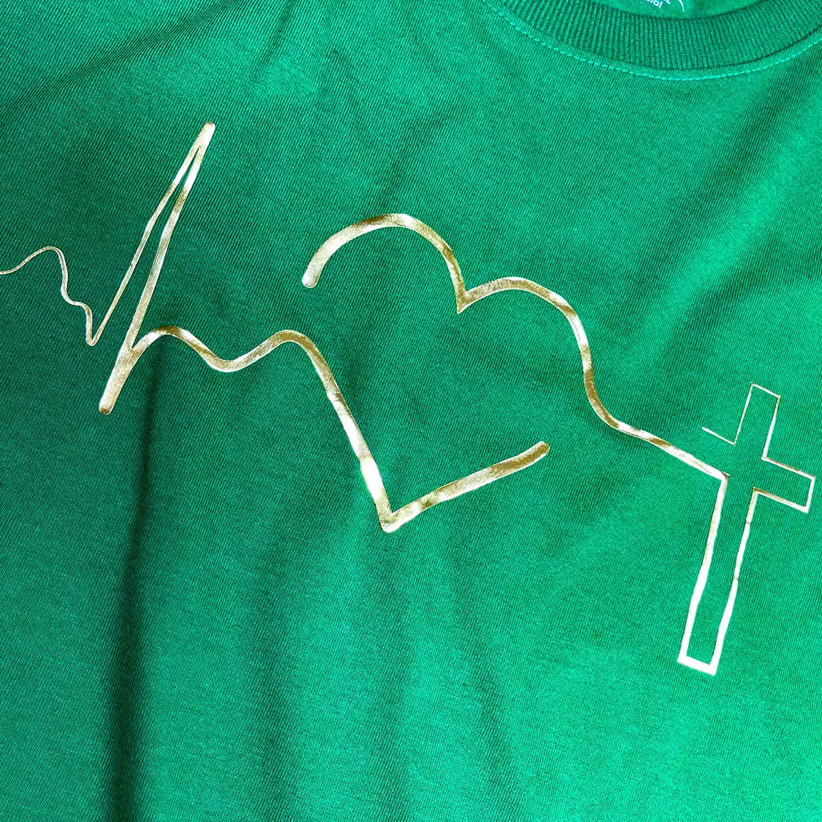 Camiseta Feminina Verde Batimento Coração Dourado