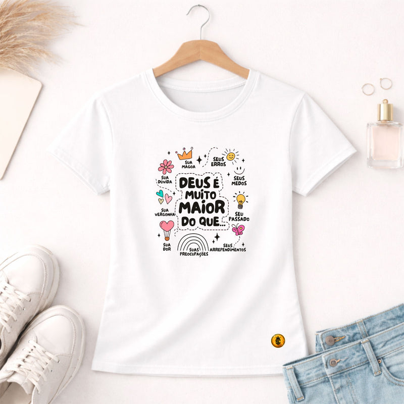 Camiseta Feminina  Branca Deus é Muito Maior 
