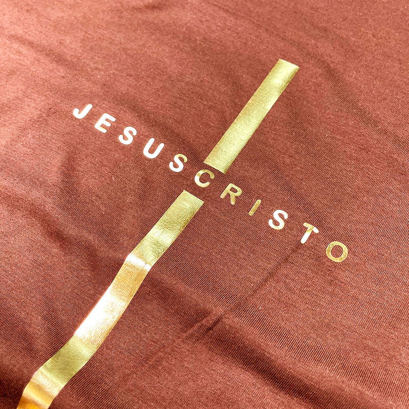 Camiseta Masculina Marrom Cruz Dourada Jesus Cristo