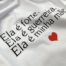 Camiseta Feminina Branca Ela é Forte