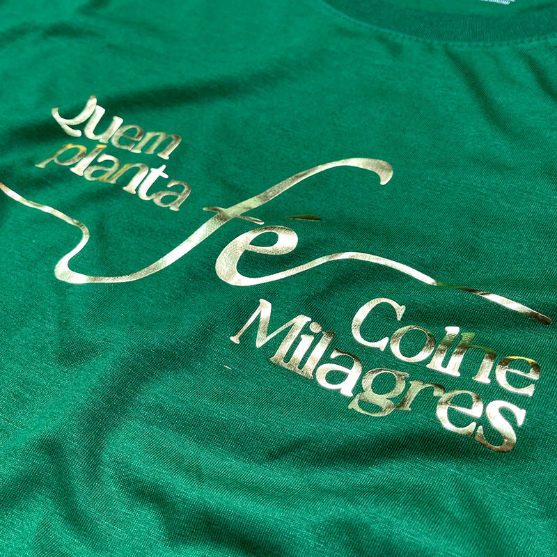 Camiseta Masculina Verde Quem Planta Fé Dourado