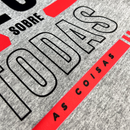 Camiseta Masculina Cinza Deus sobre todas as coisas