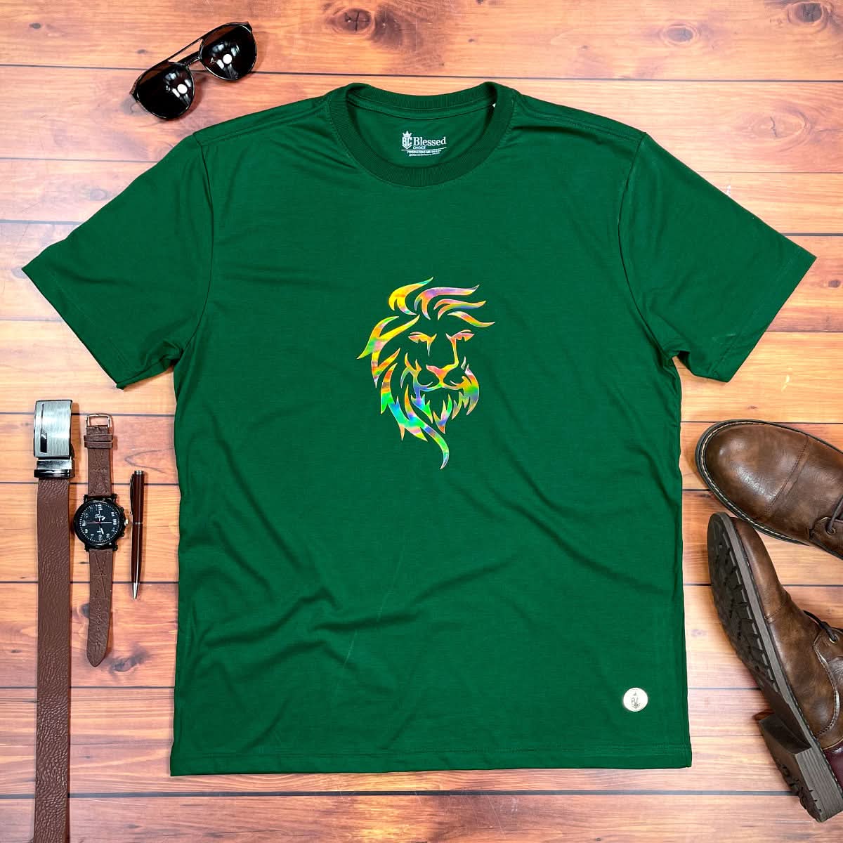 Camiseta Masculina Verde Aplique Leão Dourado