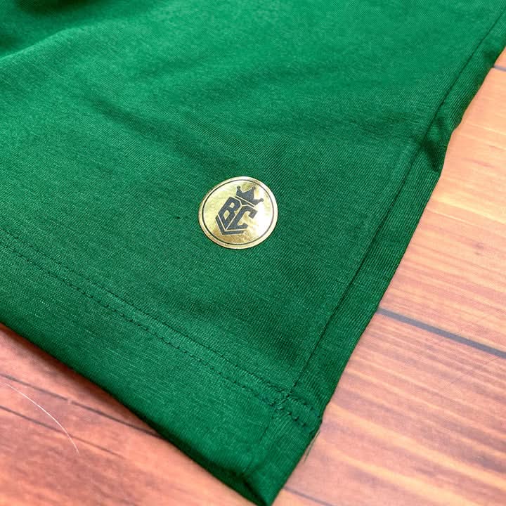 Camiseta Masculina Verde Aplique Leão Dourado