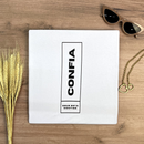 Camiseta Feminina Branca Confia Deus Está Contigo