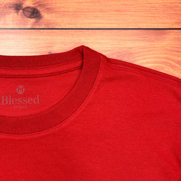 Camiseta Masculina Vermelha Fé Coração Dourado