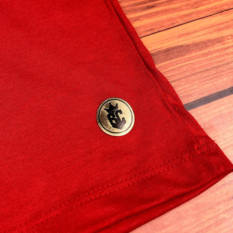 Camiseta Masculina Vermelha Leão Coroa Aplique Dourado