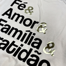T-Shirt Infantil Off White Fé & Amor Dourado