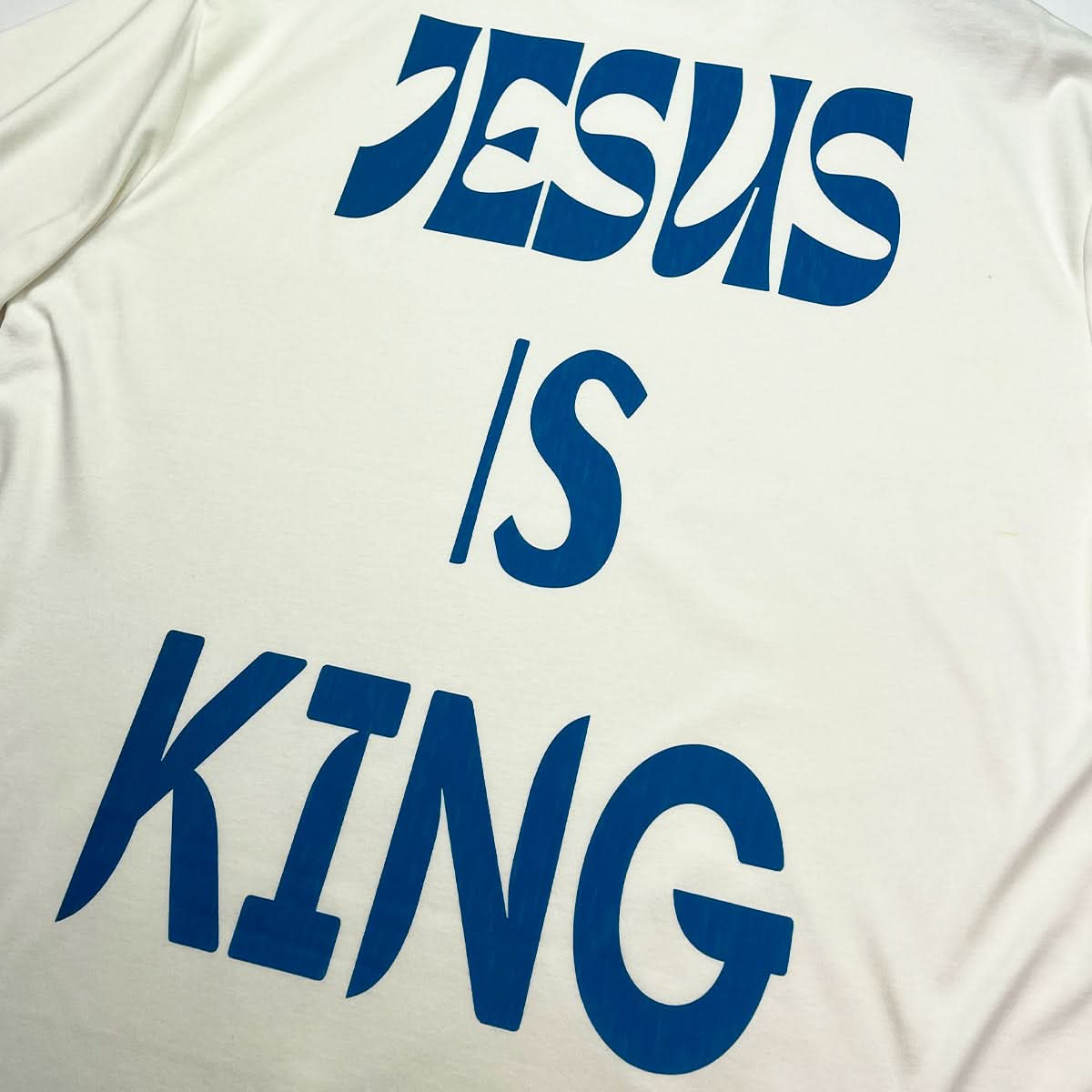 Oversized Off White Full Jesus Is King Azul