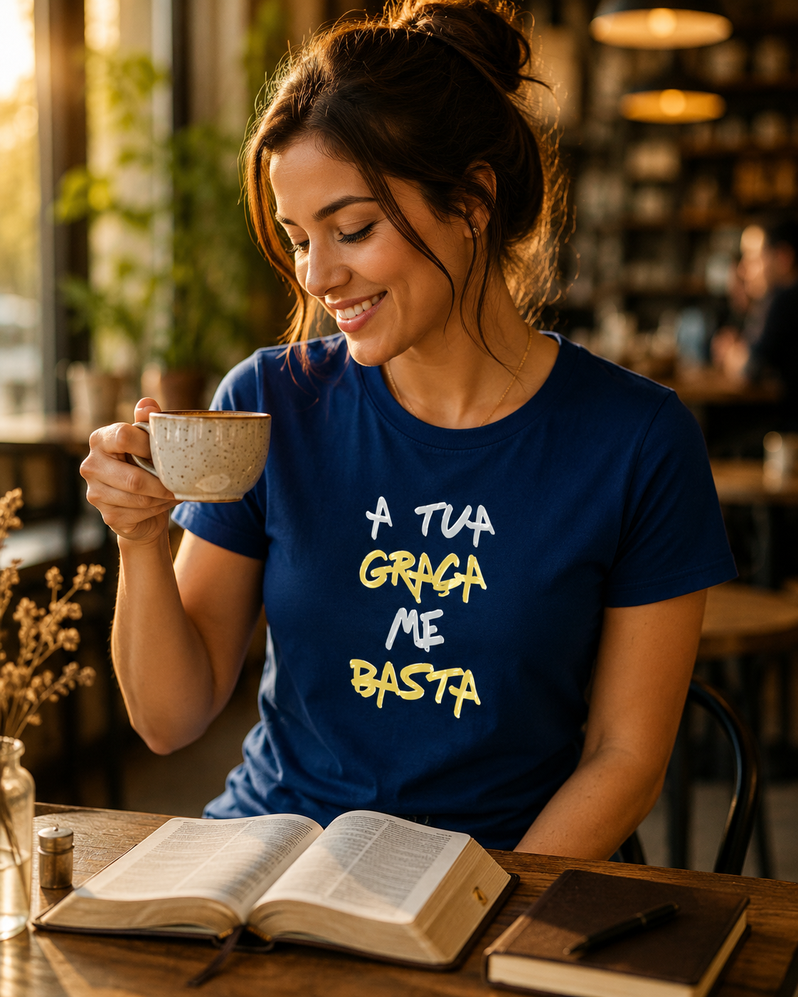 Camiseta Feminina Azul A Tua Graça Me Basta  Aplique