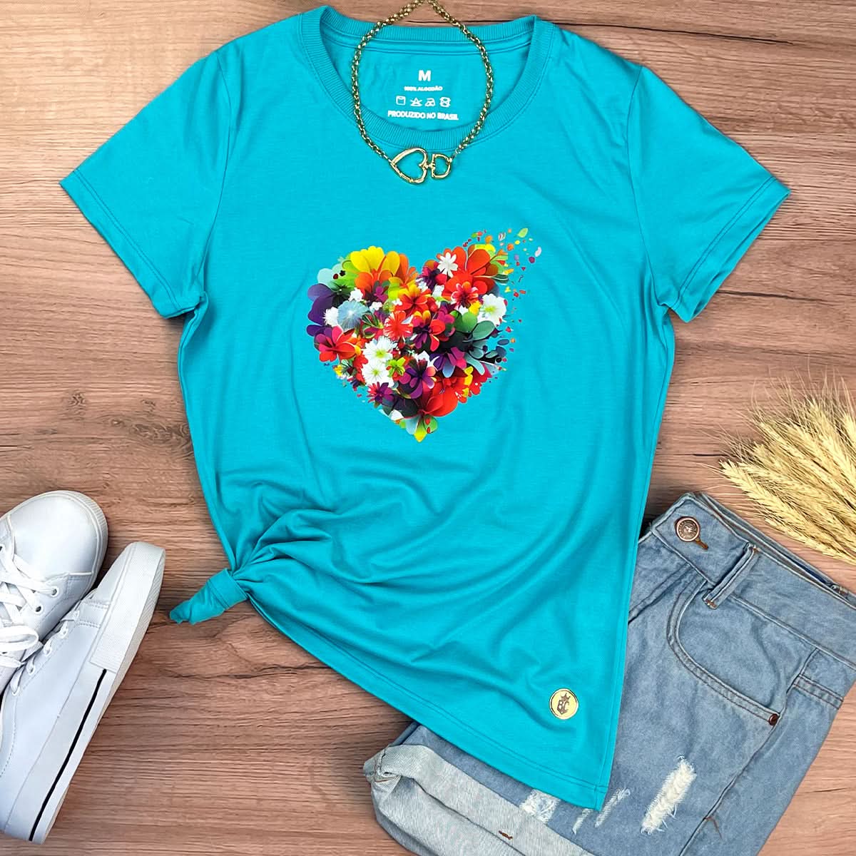 Camiseta Feminina Turquesa Coração Flor