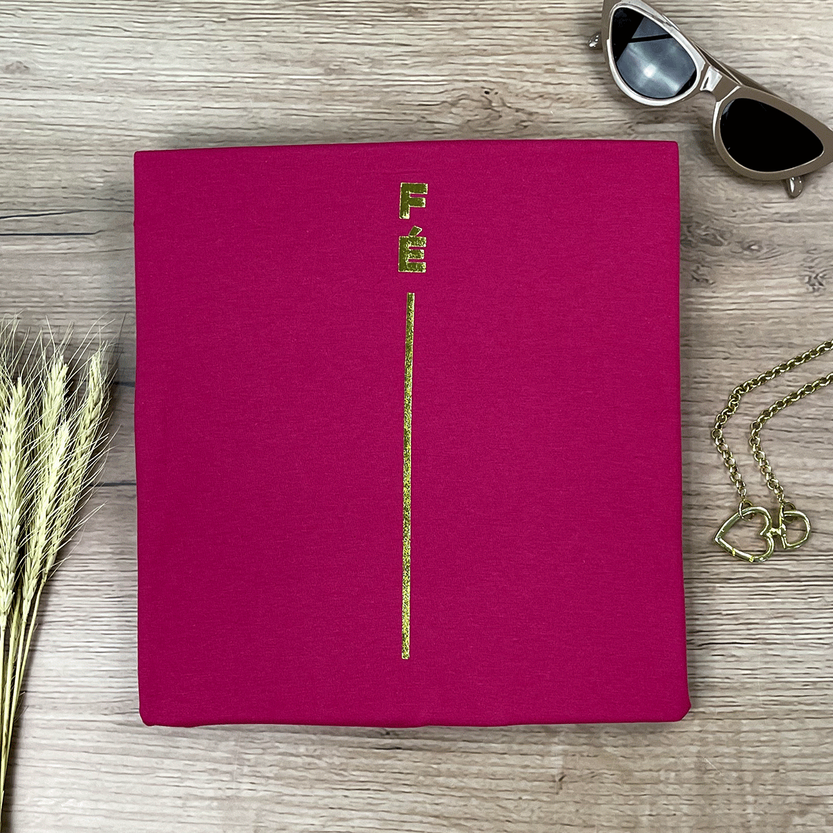 Camiseta Feminina Pink Fé Listra Dourado