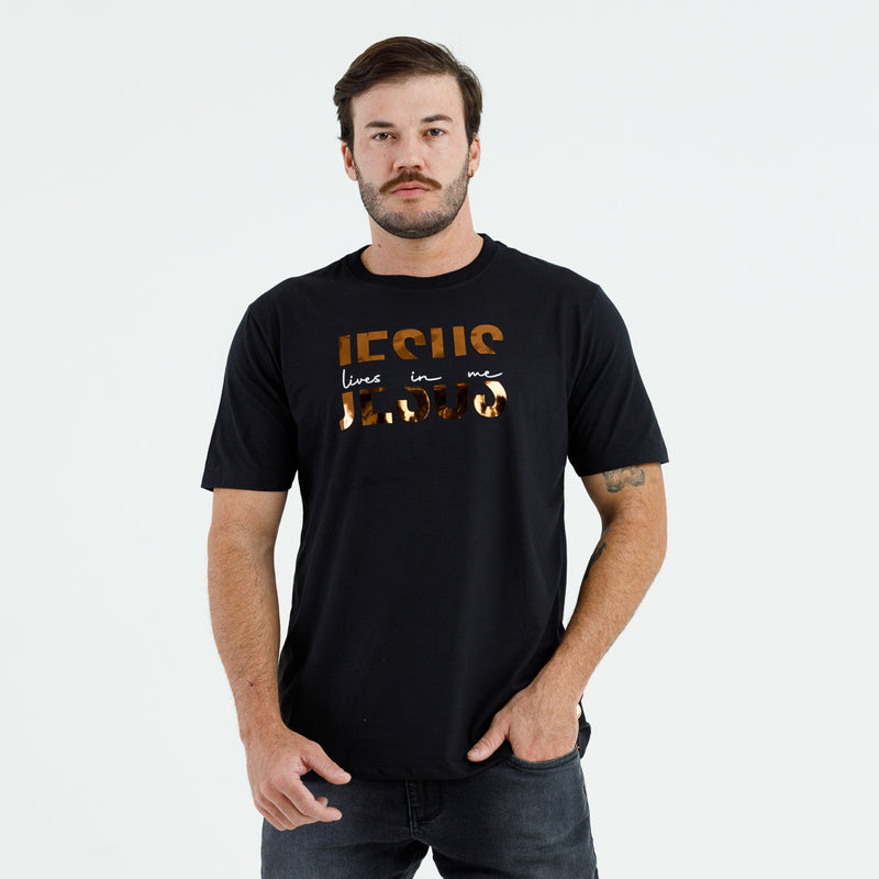 Camiseta Masculina Preta Jesus Lives In Me