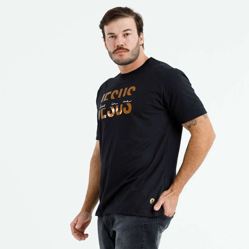 Camiseta Masculina Preta Jesus Lives In Me