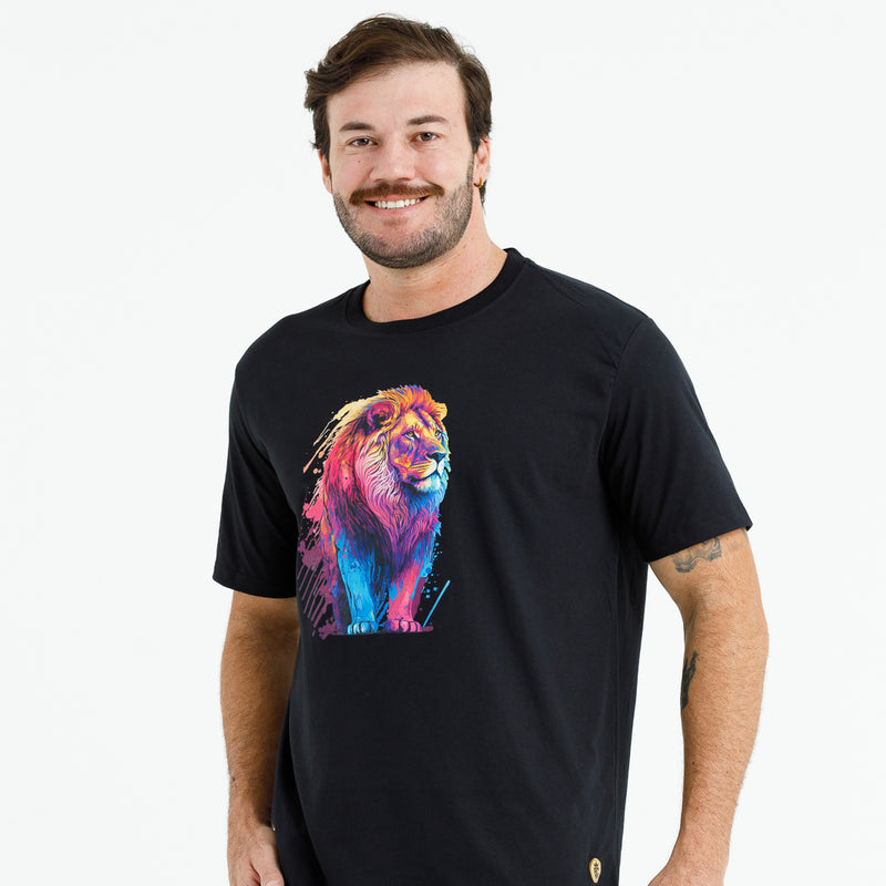 Camiseta Masculina Preta Leão Colorido