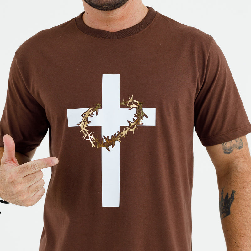 Camiseta Masculina Marrom Cruz Espinhos