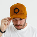 Boné Marrom Coroa de Espinhos