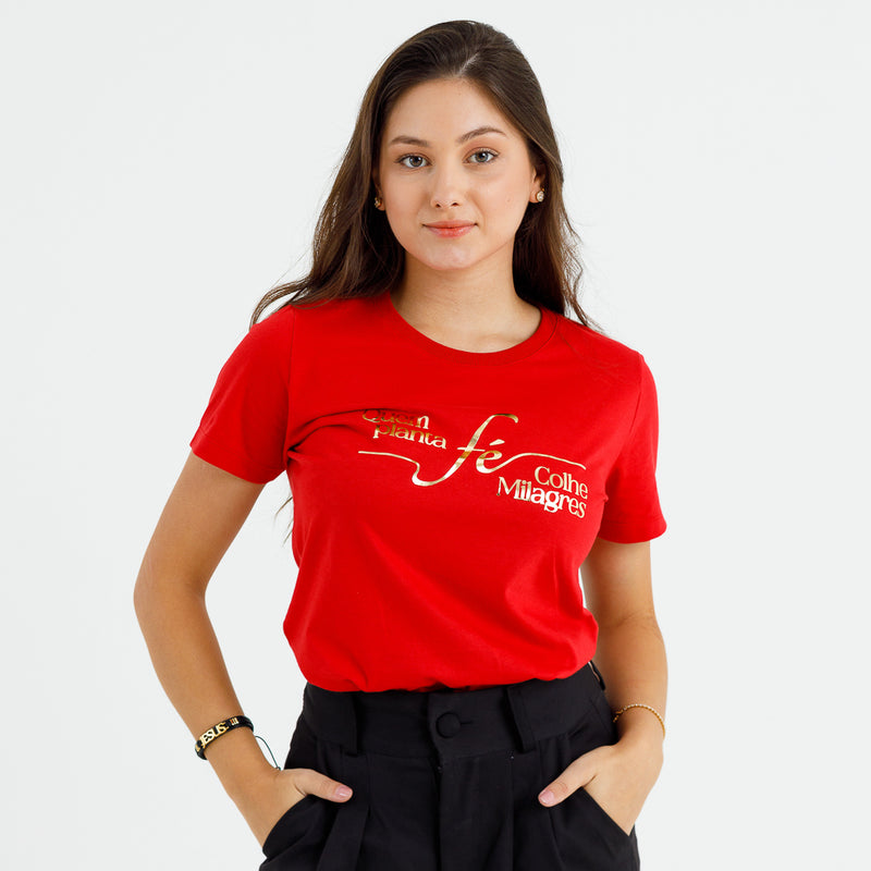 Camiseta Feminina Vermelha Quem Planta Fé Dourado