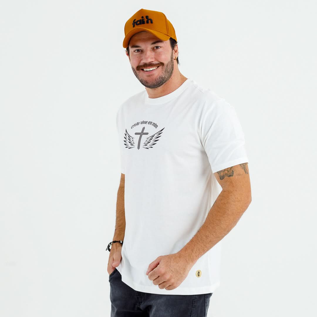 Camiseta Masculina Off White Cristo vive em mim