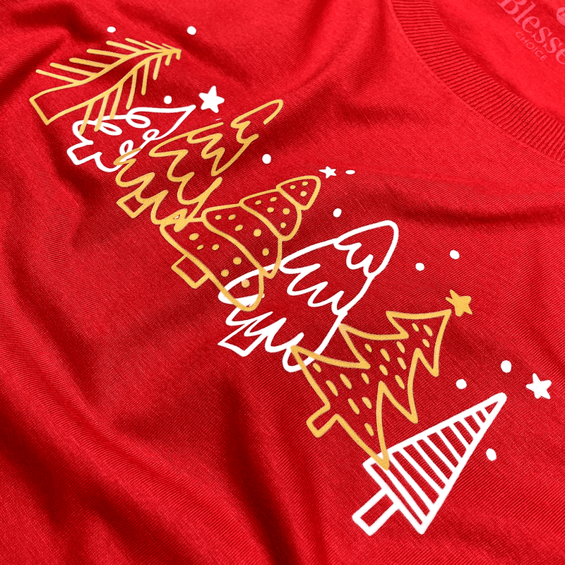 Camiseta Feminina Vermelha Árvores Natal