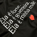 Camiseta Feminina Preta Ela é Forte